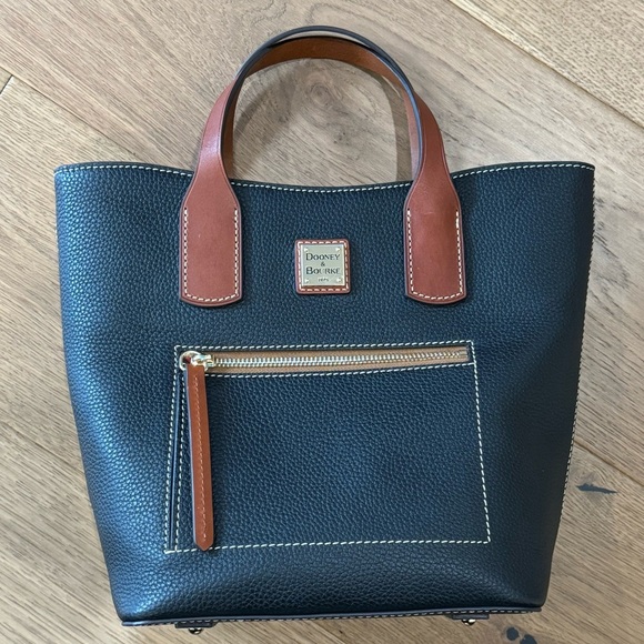 EUC Dooney & Bourke - Pebble Grain Brinley - Black Leather - Picture 3 of 15
